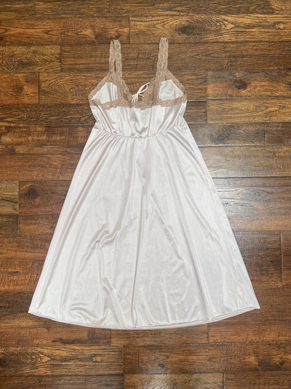 Vintage Clothing - Lingerie Slip Dress - Mauve Pink with Lace Trim - Small - Vanity Fair