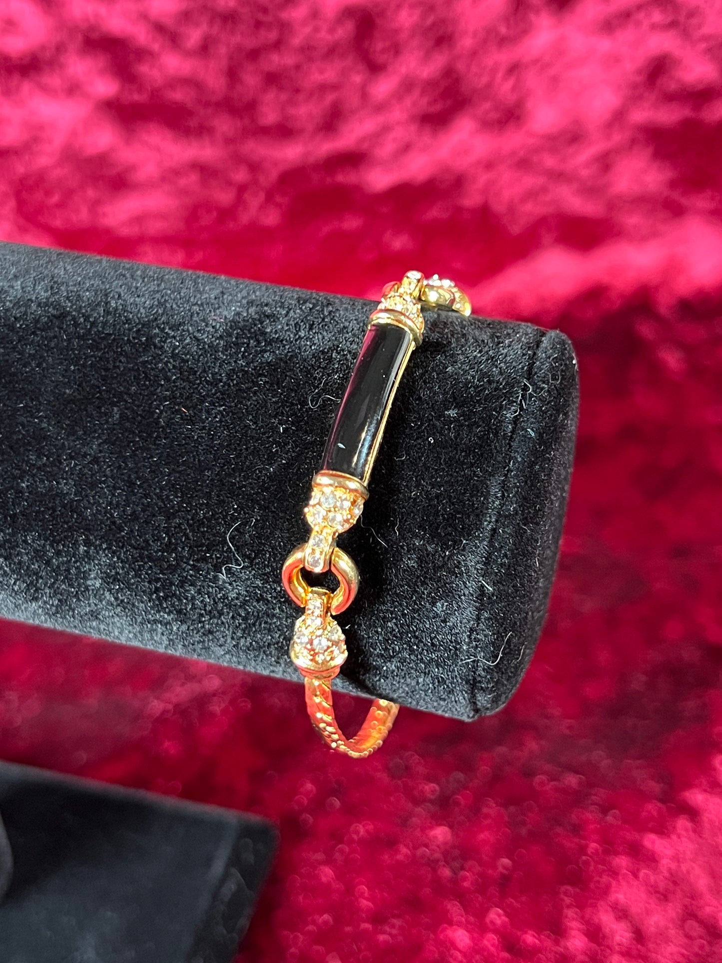 Vintage Jewelry - Bracelet - Gold Tone - Black Enamel Center with Clear Rhinestones - 7.75"