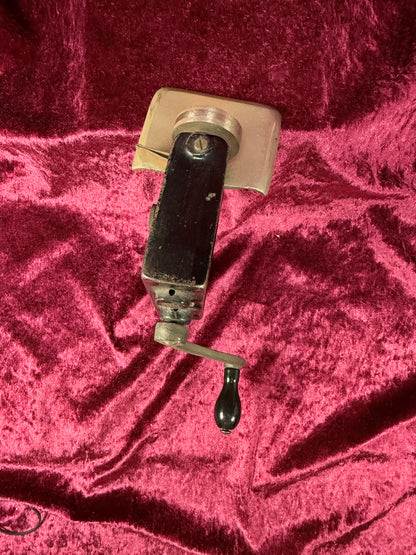 Antique Cast Iron Fabric Pinker – Hammann The Gem Hand Crank