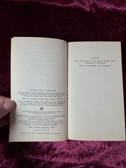 Vintage The Testimony of the Spade by Geoffrey Bibby 1974 Mentor Paperback