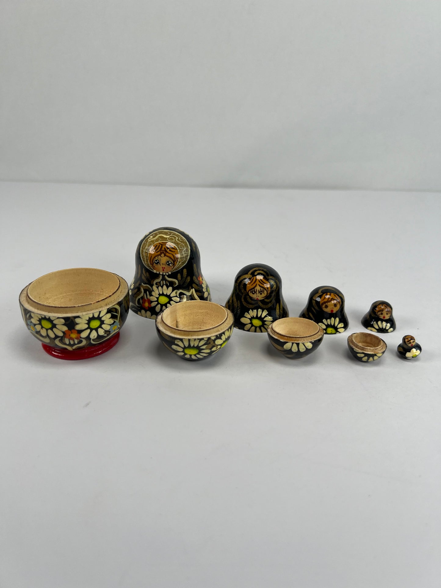 Vintage Trinkets - Russian Matryoshka Nesting Dolls - Black & Gold - Unsigned