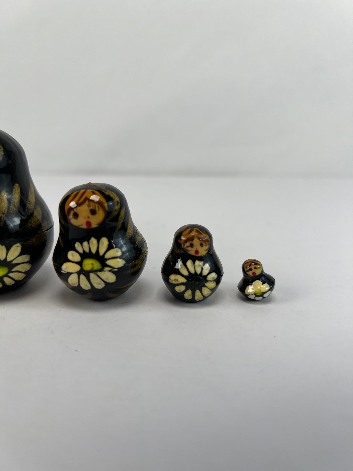 Vintage Trinkets - Russian Matryoshka Nesting Dolls - Black & Gold - Unsigned