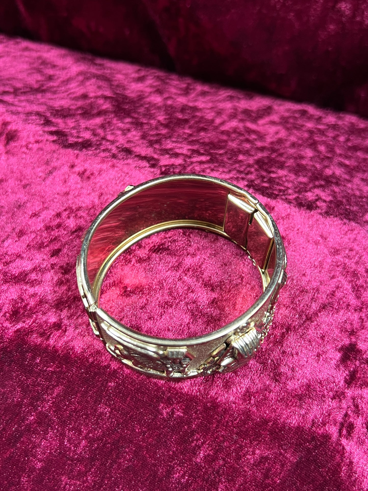 Vintage Jewelry - Chunky Cuff Bracelet - Gold Tone - Egyptian Revival - Whiting & Davis Co.