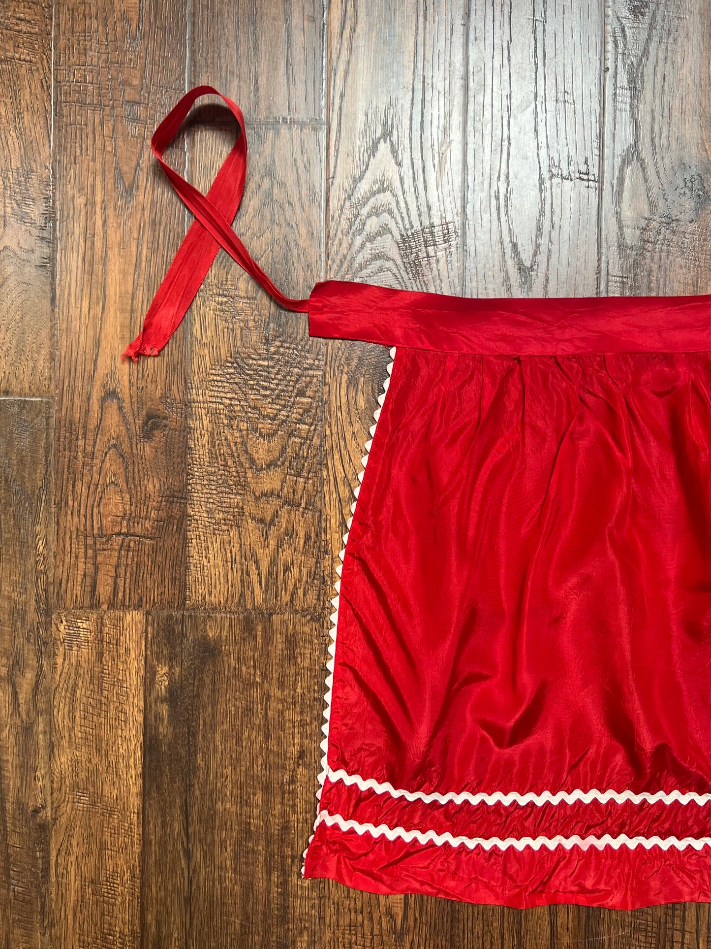 Vintage Clothing - Handmade Half Apron - Red with White Gingerbread Trim