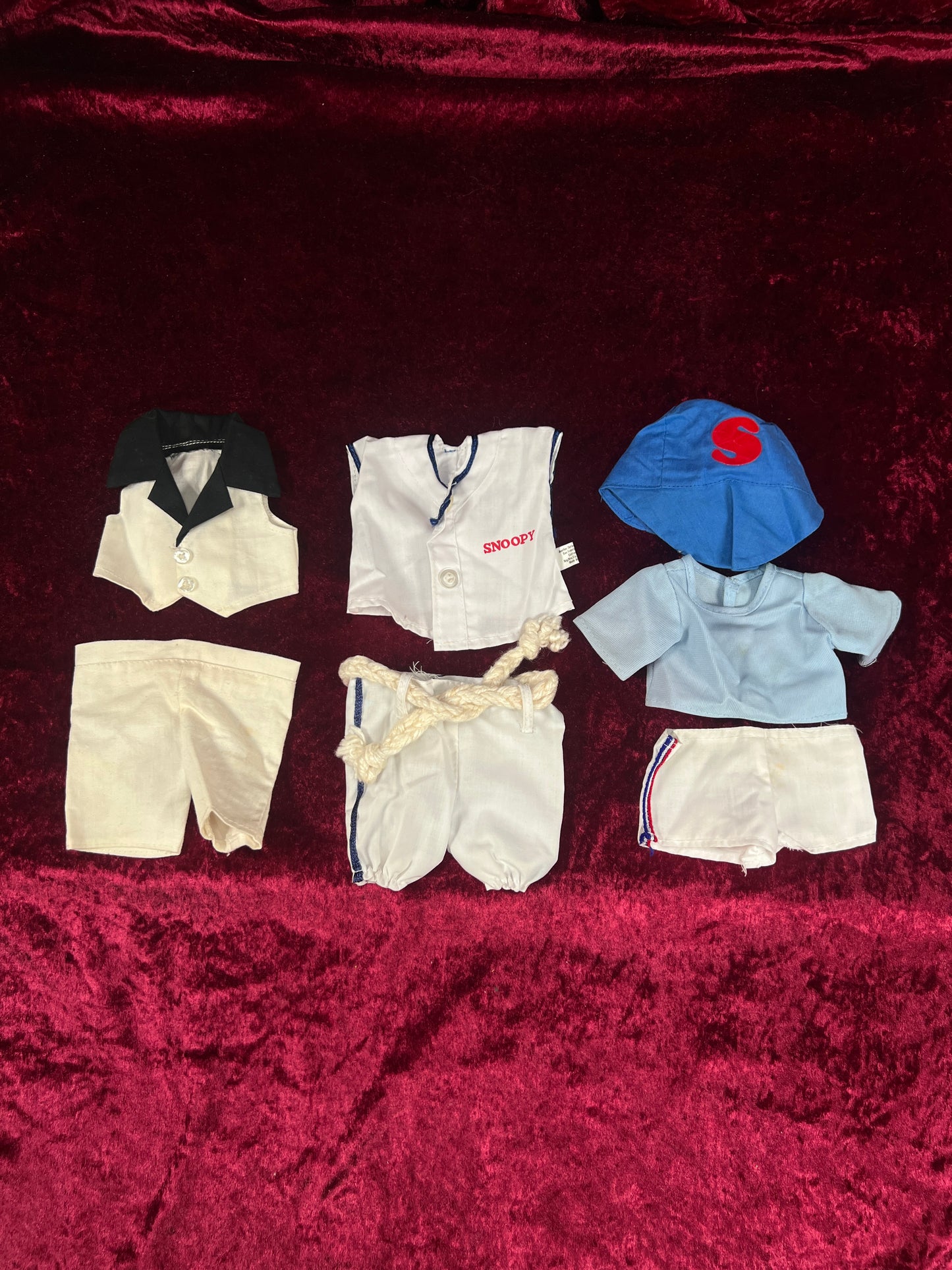 Vintage 1979 Plush Snoopy Doll and His Wardrobe - 10 Outfits - Determined Productions Inc.