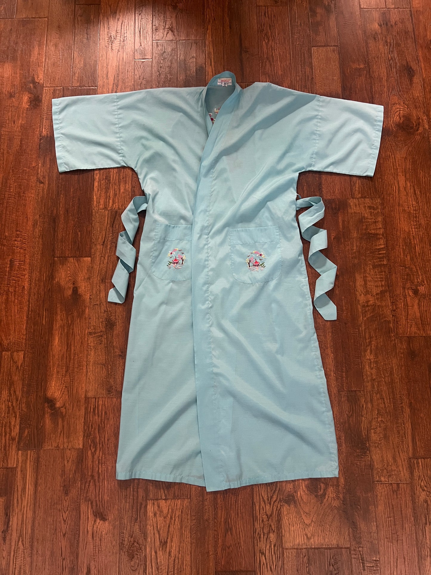 Vintage Jodie Arden Kimono Robe – Blue Embroidered Pagoda Asian Motif