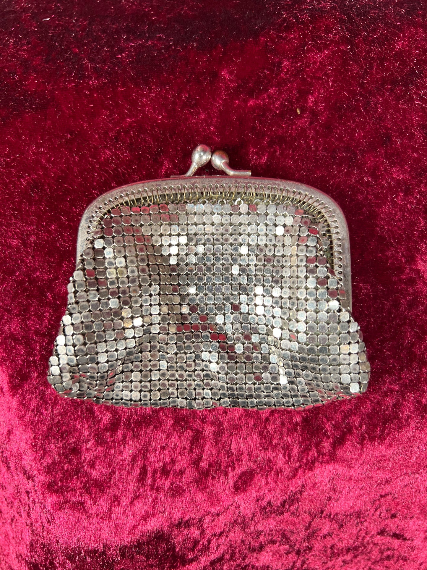 Vintage Accessory - Coin Purse - Silver Metal Mesh - Kiss Lock Closure