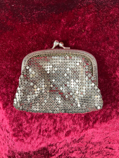 Vintage Accessory - Coin Purse - Silver Metal Mesh - Kiss Lock Closure