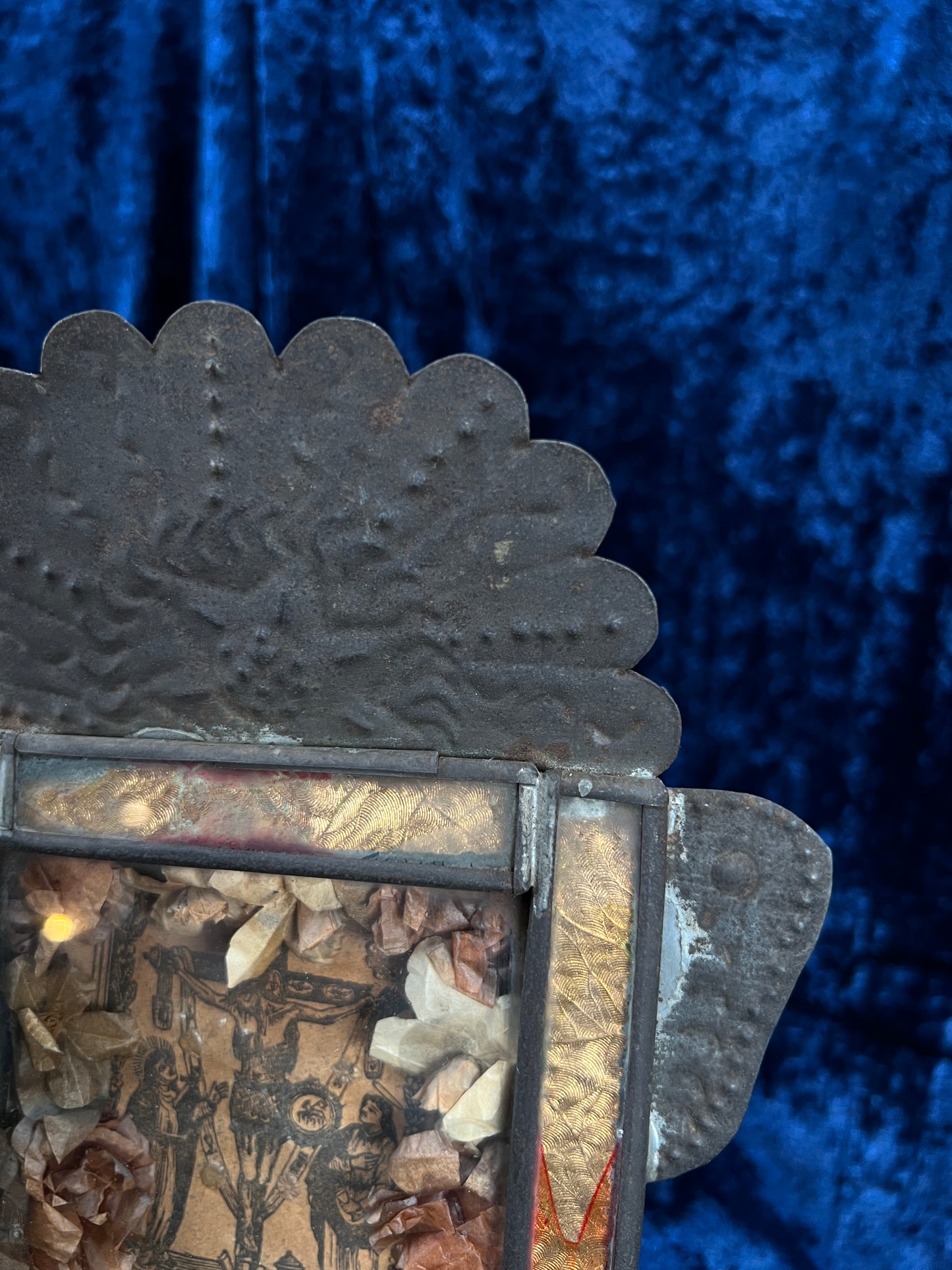 Vintage Metal Religious Shadow Box – Crucifixion Dried Flower Folk Art Shrine