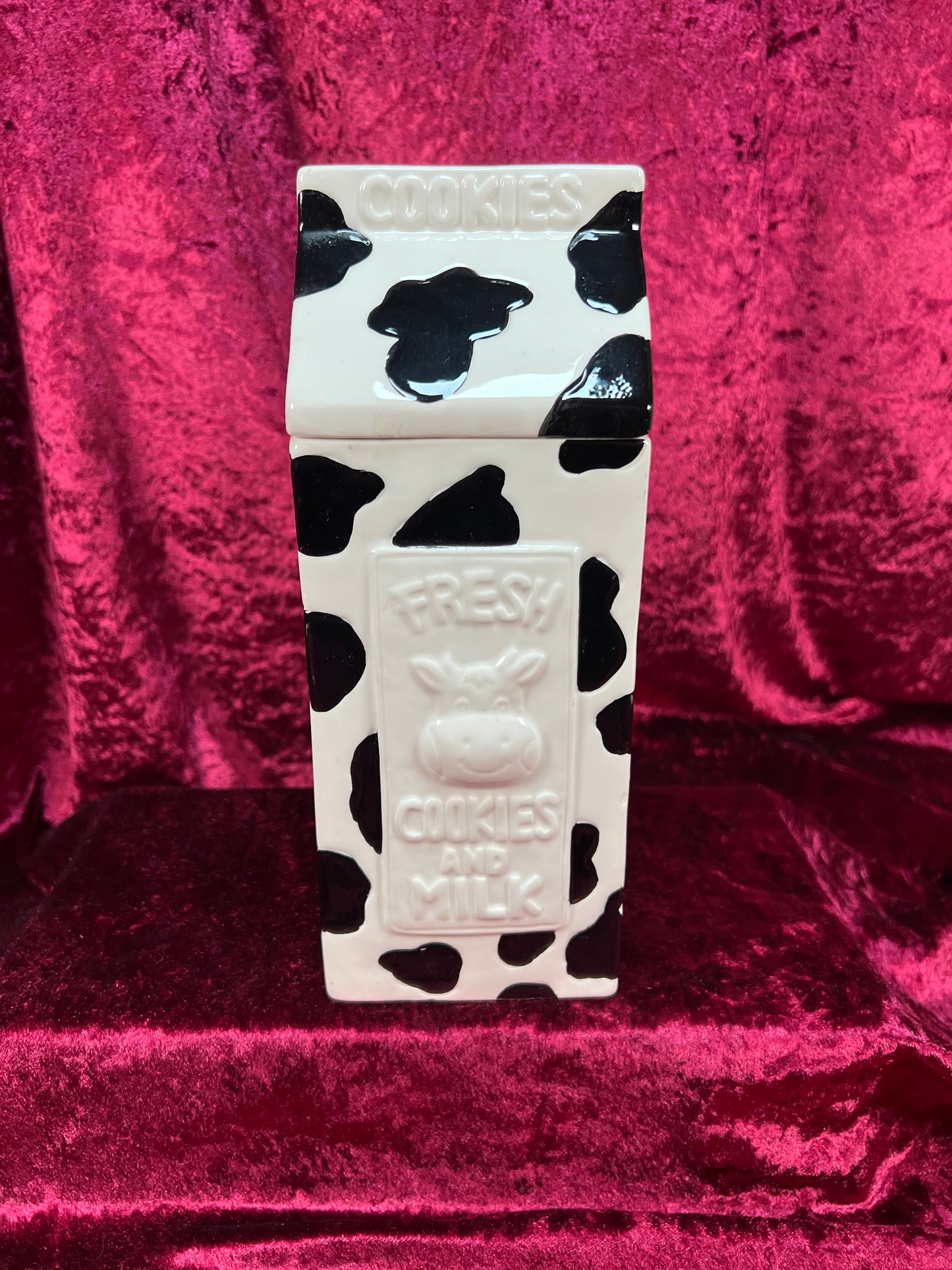 Vintage Ceramic Cookie Jar – Cow Print Milk Carton Design