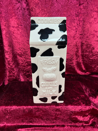 Vintage Ceramic Cookie Jar – Cow Print Milk Carton Design