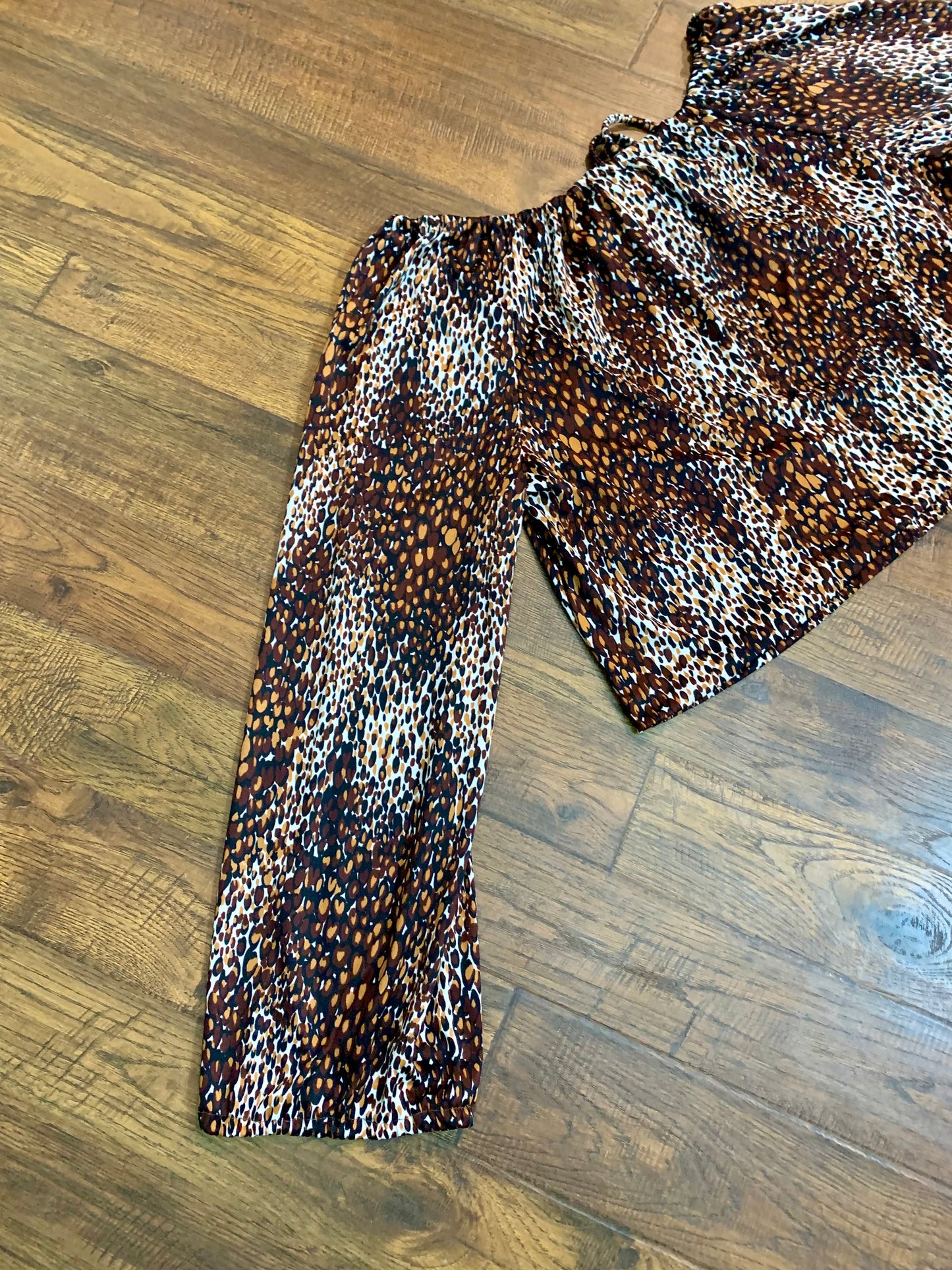 Retro 1970s Tomorrow's Dream Off Shoulder Bell Sleeve Blouse - Abstract Cheetah Print - Medium