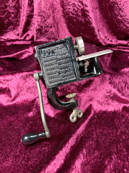 Antique Cast Iron Fabric Pinker – Hammann The Gem Hand Crank