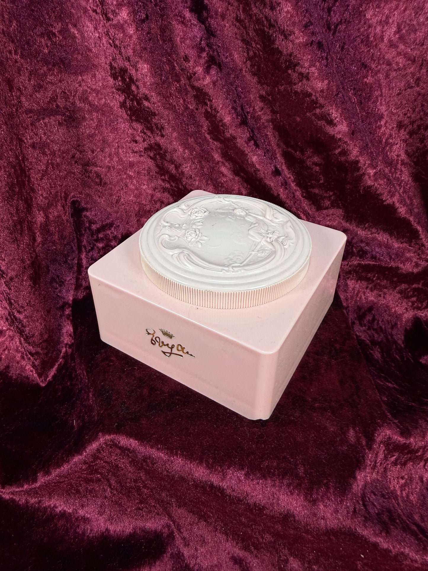 Vintage Vanity - Pink Plastic Powder Box – Art Nouveau Lady Reclining Lid - Evyan