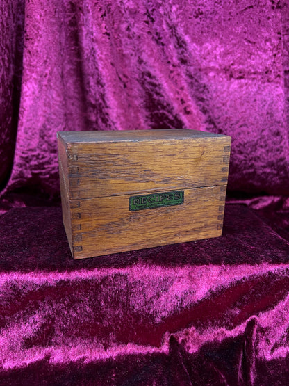 Vintage Oak Recipe Box - Dovetail Wood Kitchen Card Storage