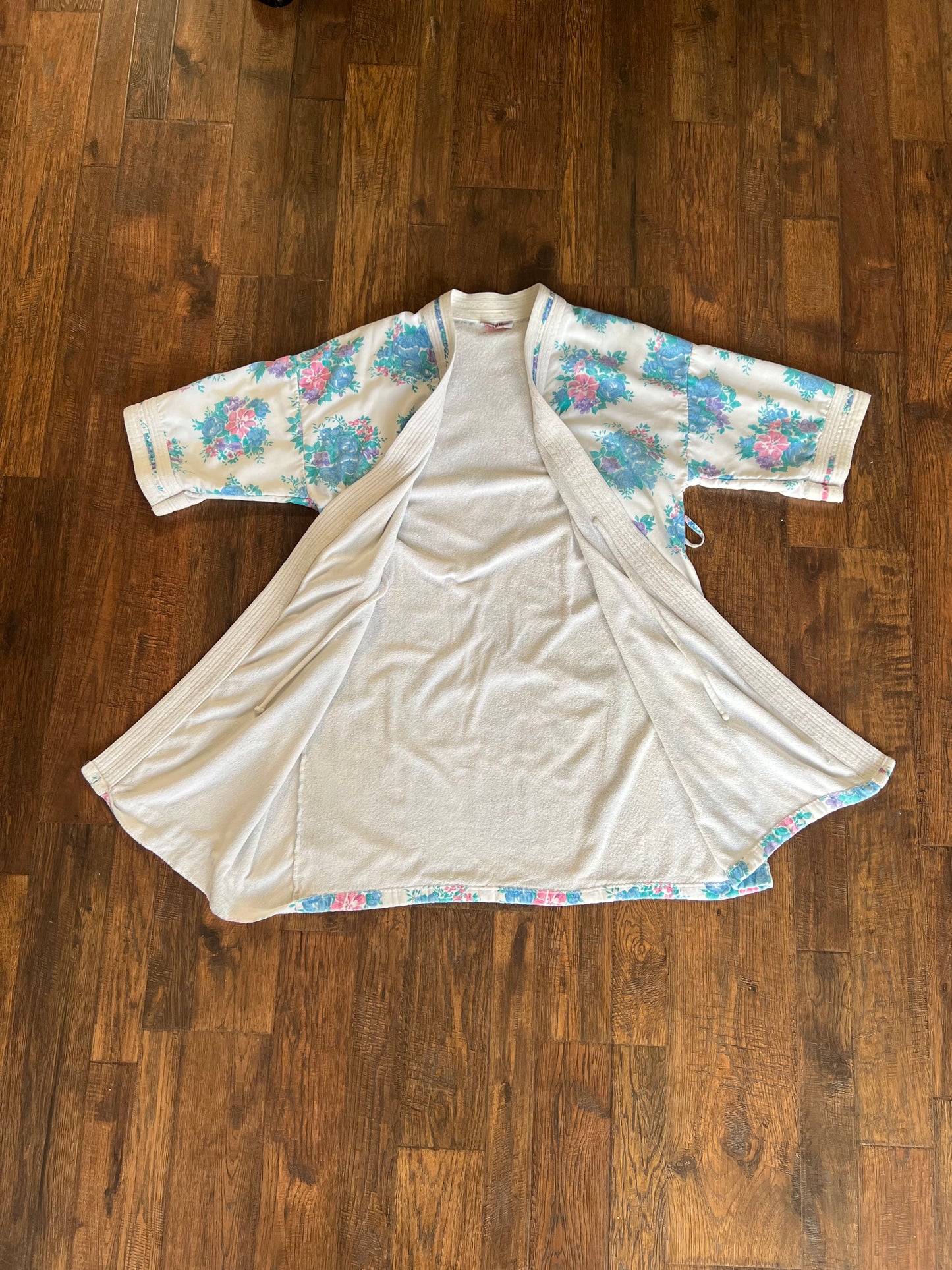 Vintage Clothing - Terrycloth Bath Robe - Blue Rose Clusters - Michele of Miami - Small / Medium