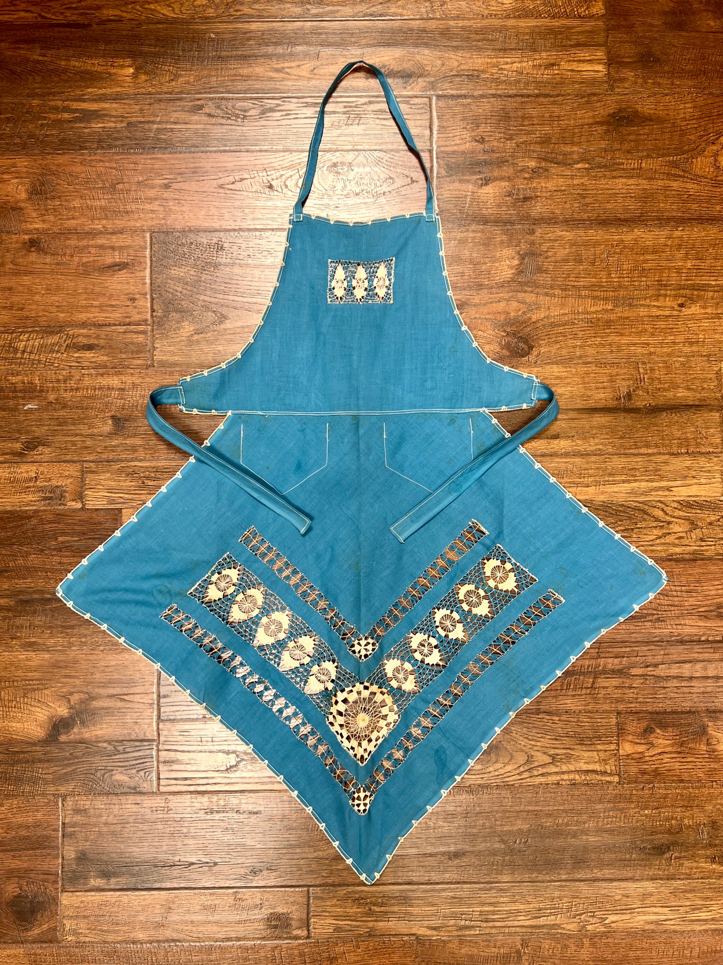 Vintage Cotton Tie Waist Pinafore Apron – Robins Egg Blue Cutwork Lace Embroidery