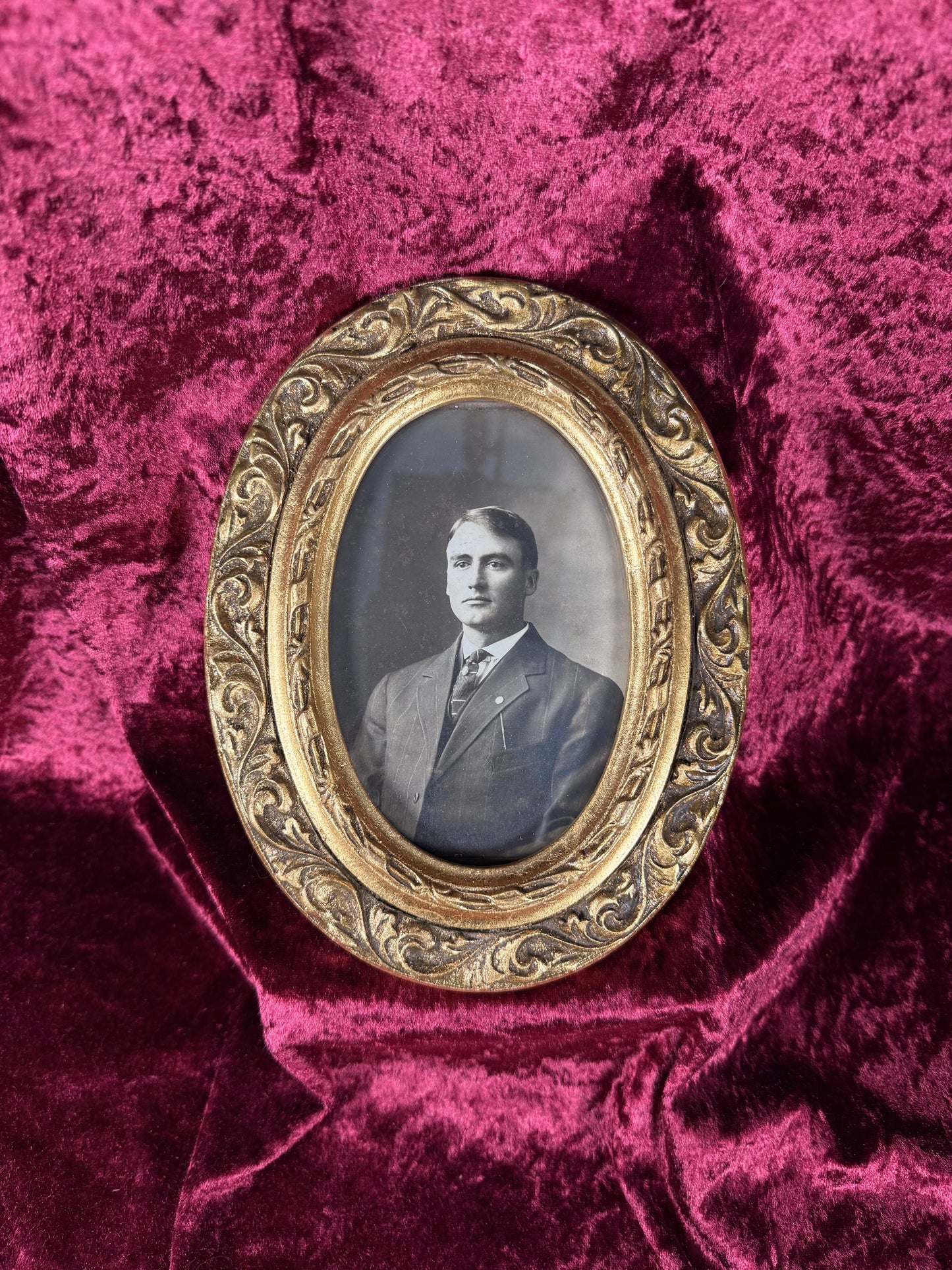 Antique Gilt Oval Portrait Frame – Black and White Haunted Photograph of A Gentleman