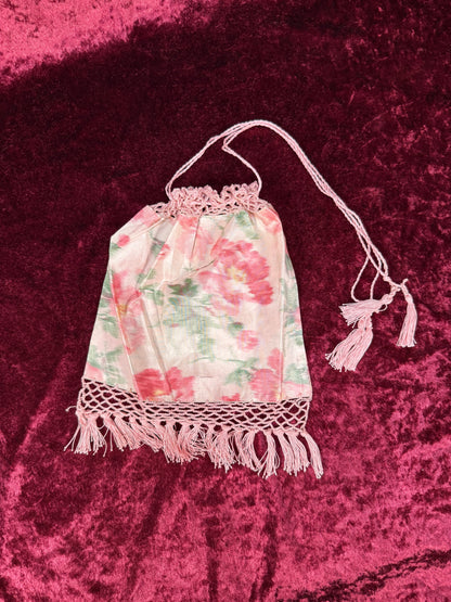 Vintage Floral Fabric Handbag – Crochet Trim Tassel Pouch