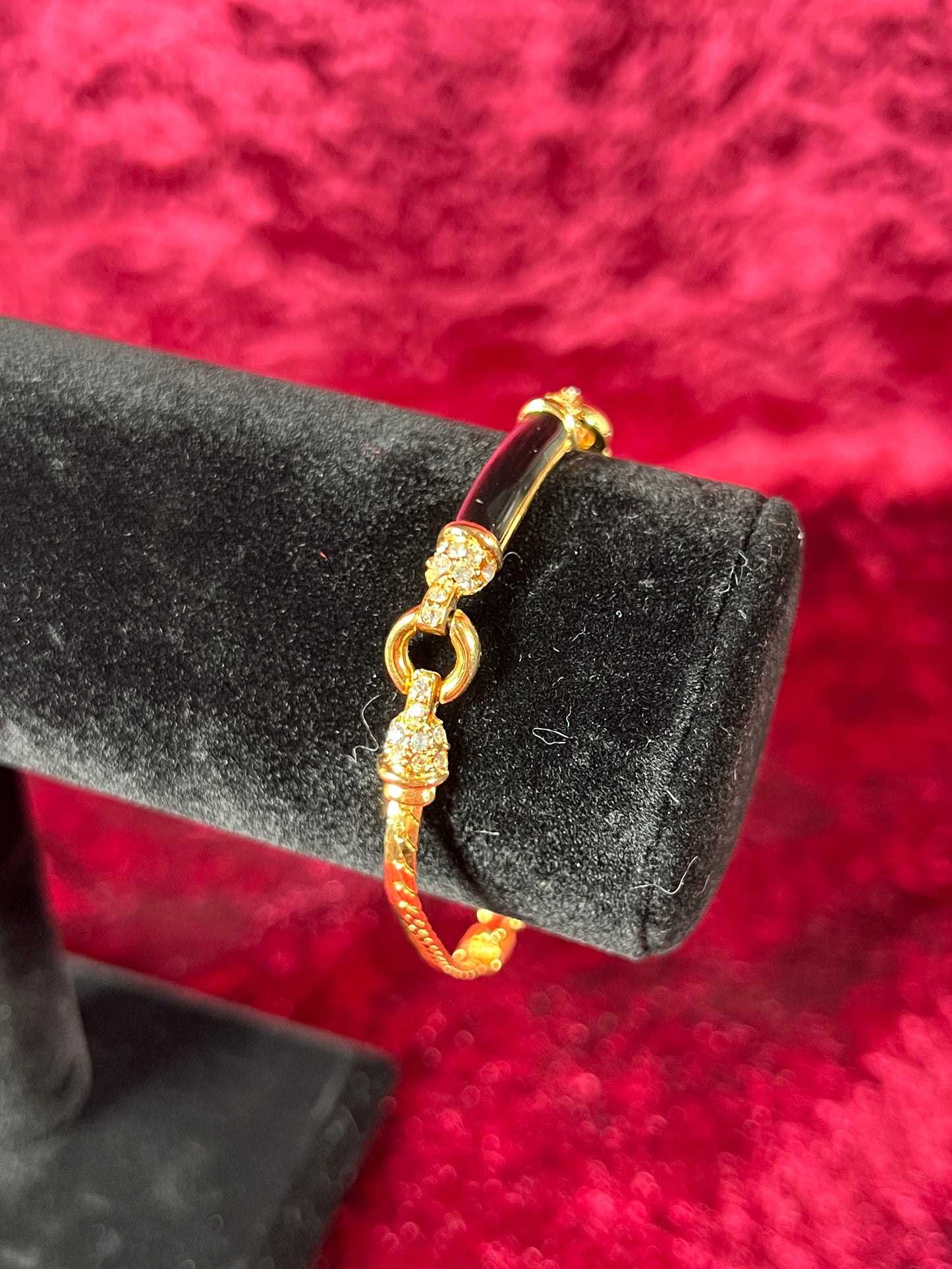 Vintage Jewelry - Bracelet - Gold Tone - Black Enamel Center with Clear Rhinestones - 7.75"