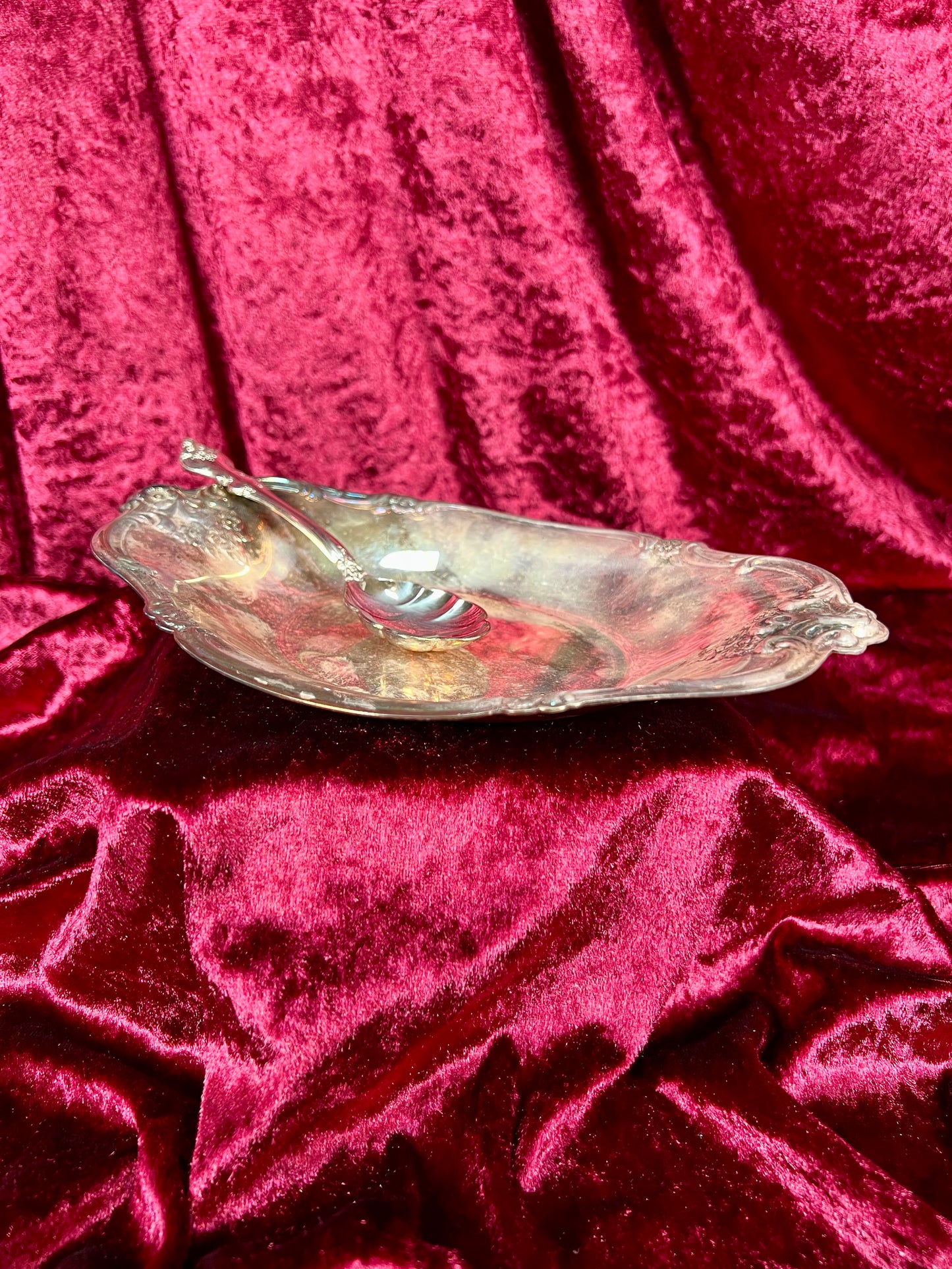 Vintage Kitchen - Curved Serving Dish with Spoon - Silver Metal  - Ornate Floral Edge