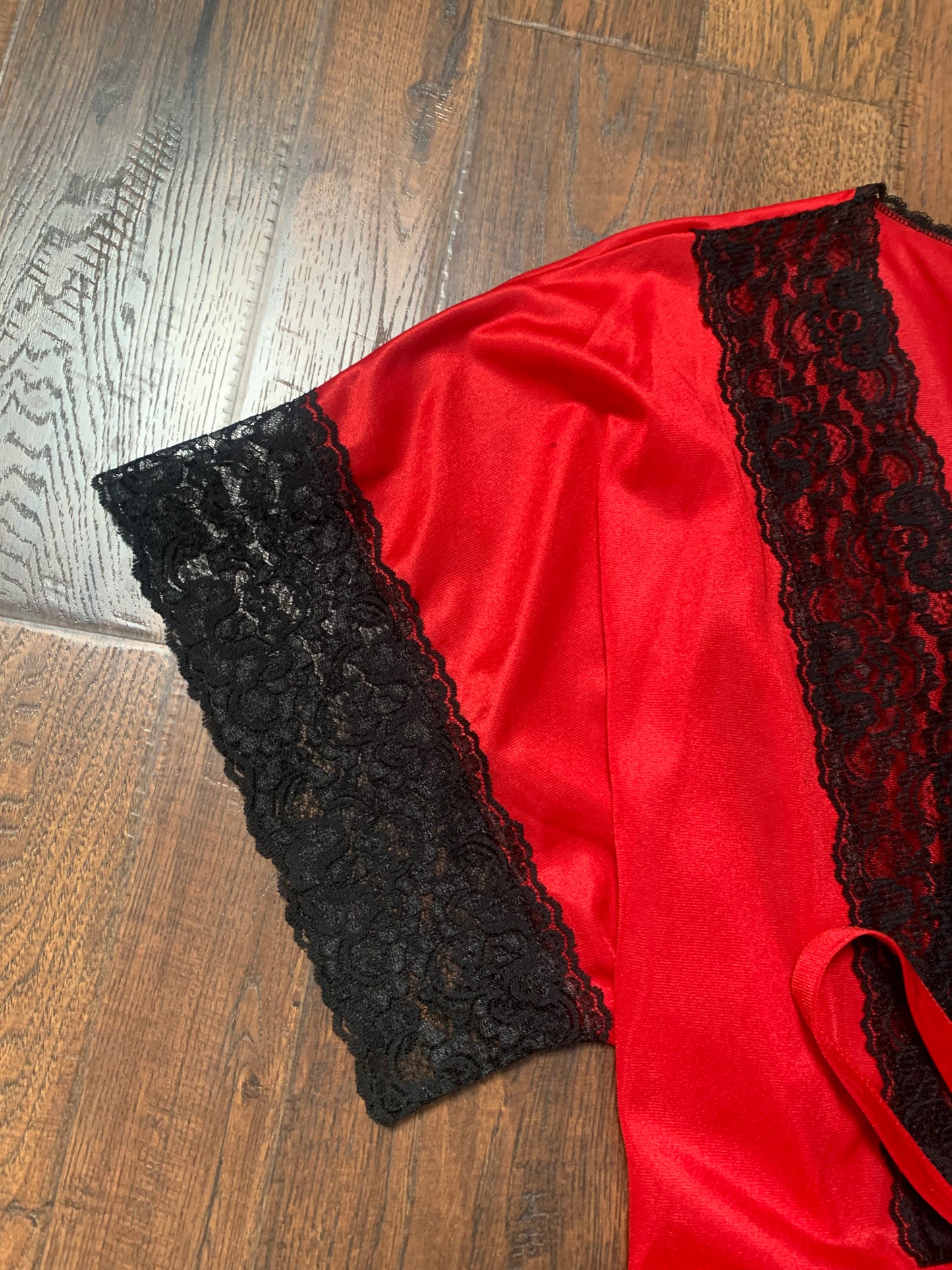 Vintage 1980s Avon Lingerie Robe - Red with Black Lace Trim - Small