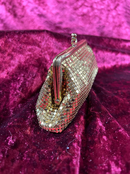 Vintage Accessory - Coin Purse - Gold Metal Mesh - Kiss Lock Closure - Whiting & Davis Co.