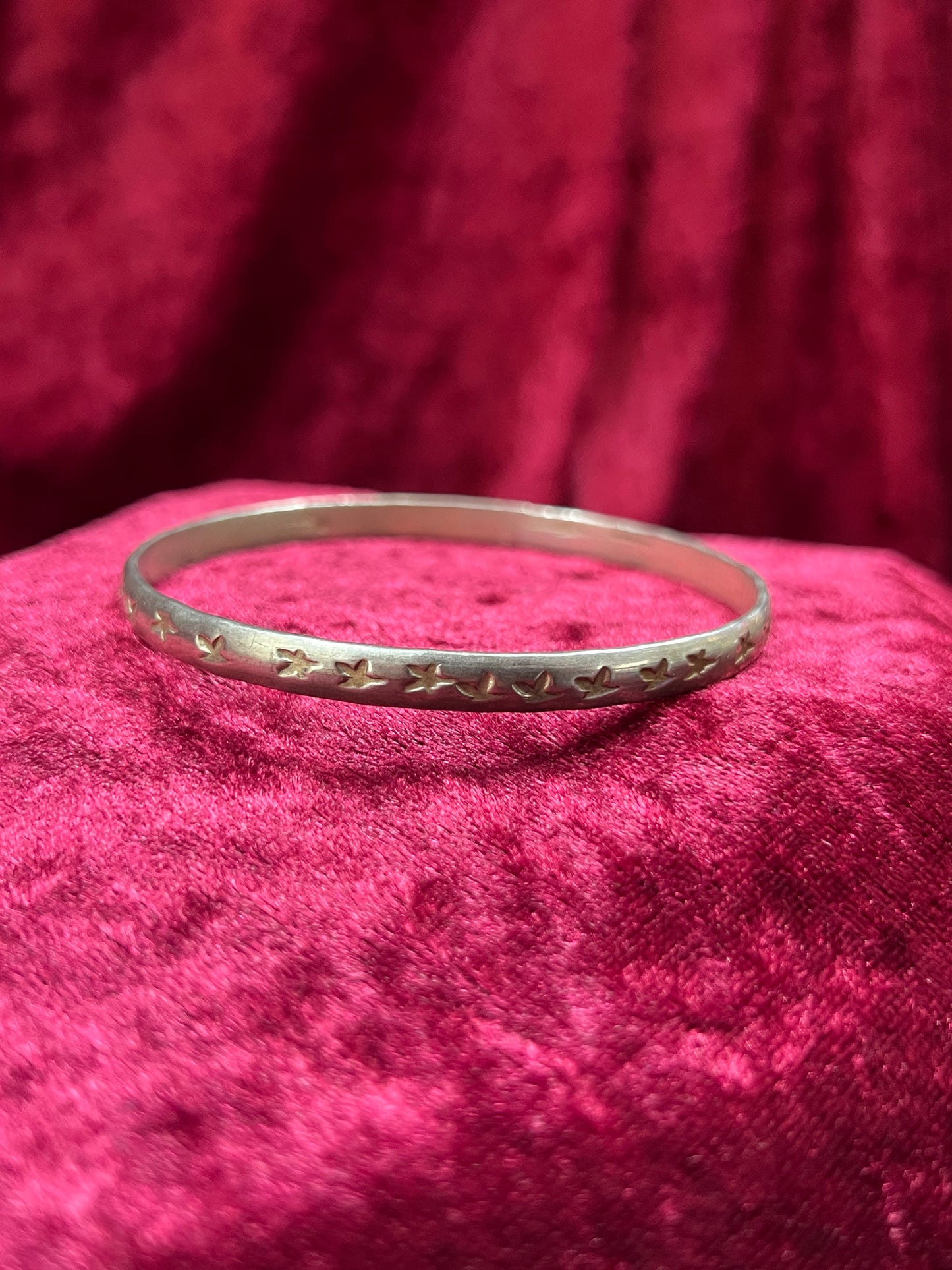 Vintage Jewelry - Bangle Bracelet - 925 Sterling Silver - Stamped Stars
