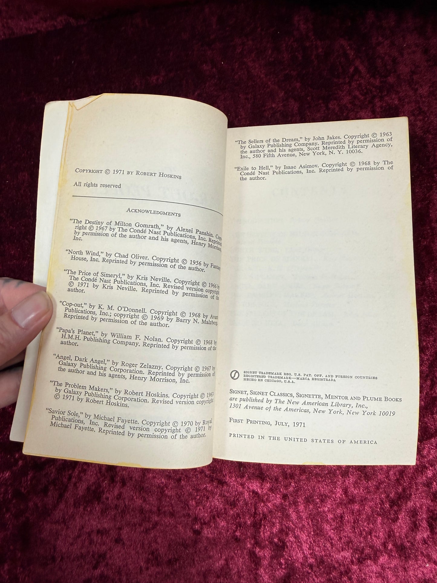 Vintage Paperback Book - The Far-Out People: A Science Fiction Anthology - Robert Hoskins - 1971