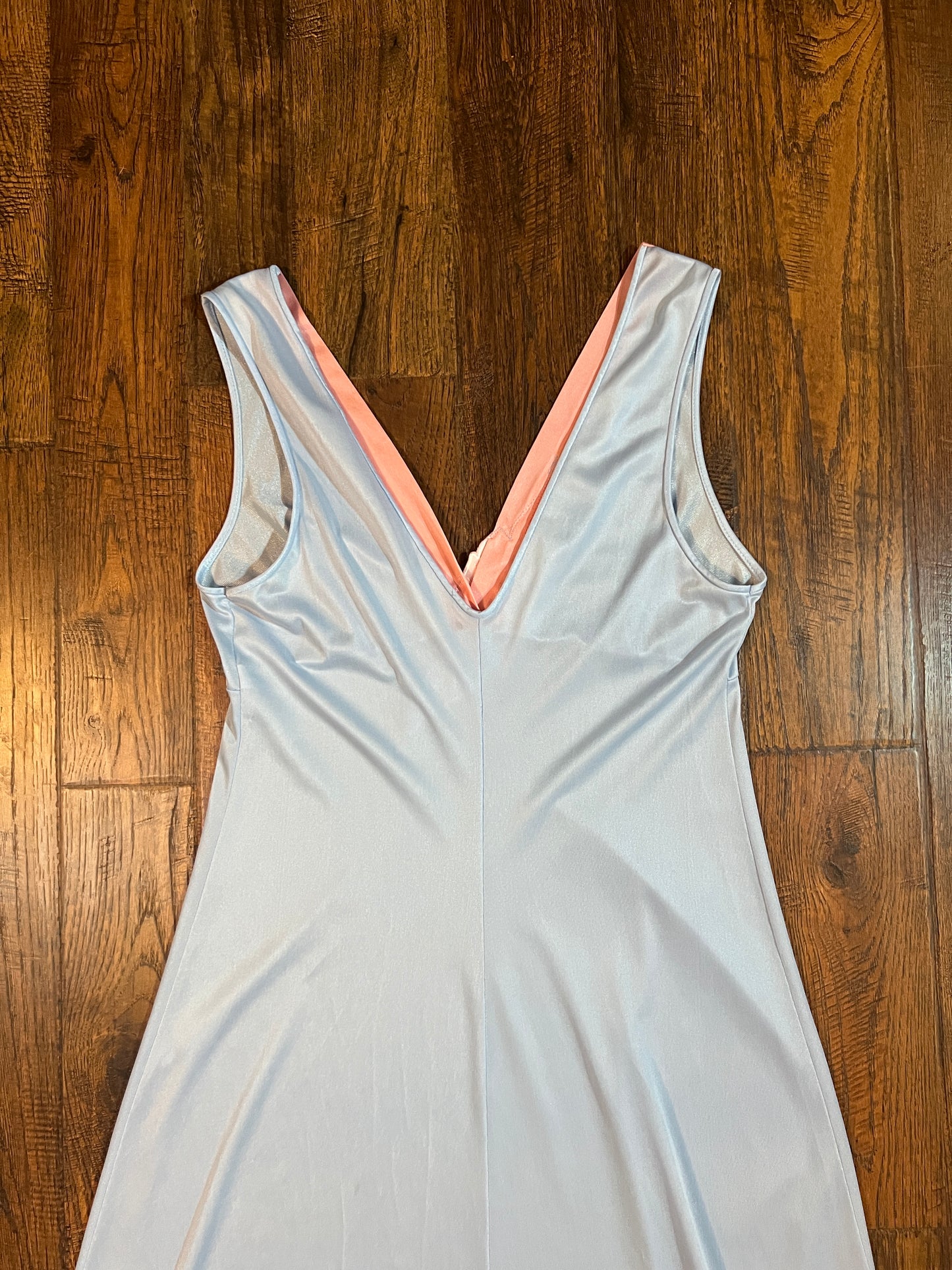 Vintage Clothing - Vanity Fair Full Length V-Neck Nightgown - Baby Blue with Pink Art Deco Flower - Small