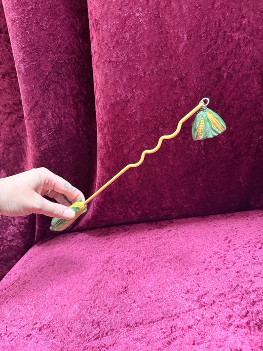 Vintage Resin Candle Snuffer – Figural Corn Cob Kitsch Design