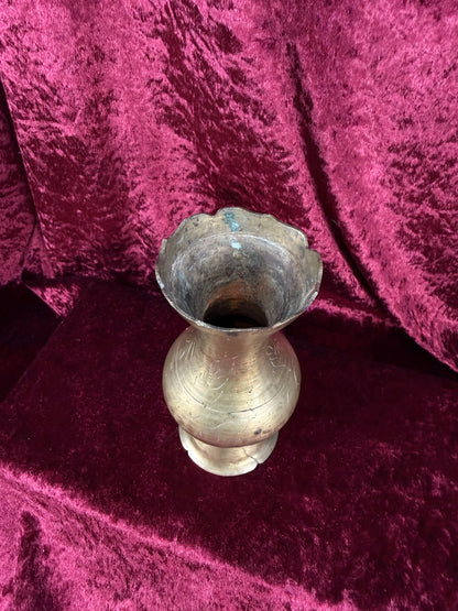 Vintage Brass Vase – Scalloped Rim Hand-Hammered Form