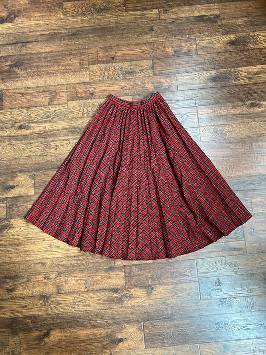 Vintage Clothing - Below The Knee Skirt - Red Plaid - X-Small - Doro Tennis