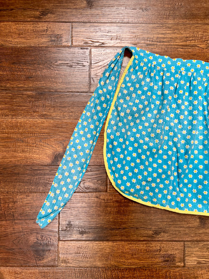 Vintage Cotton Tie Waist Half Apron – Blue Floral Daisy Print with Pockets