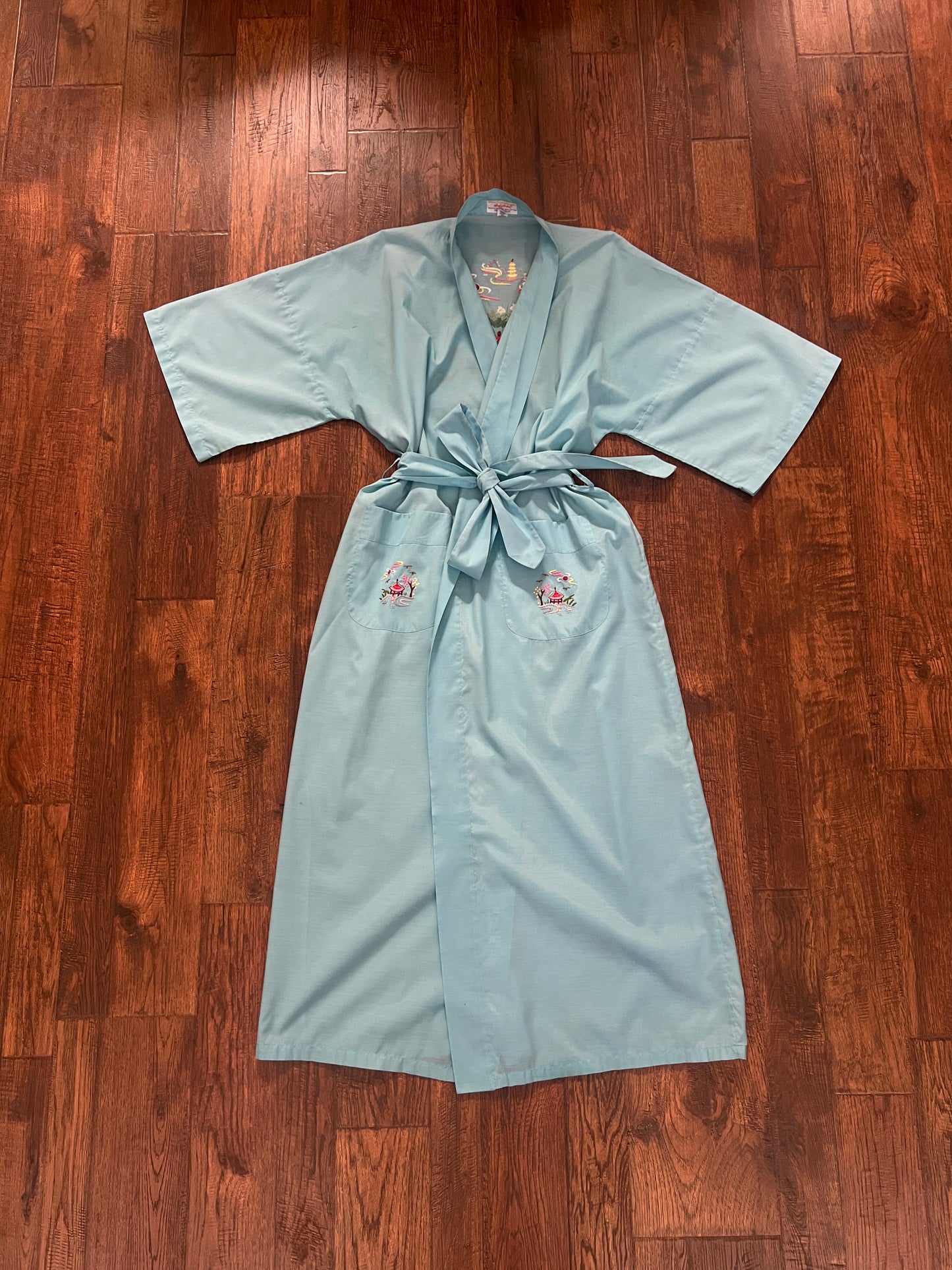 Vintage Jodie Arden Kimono Robe – Blue Embroidered Pagoda Asian Motif