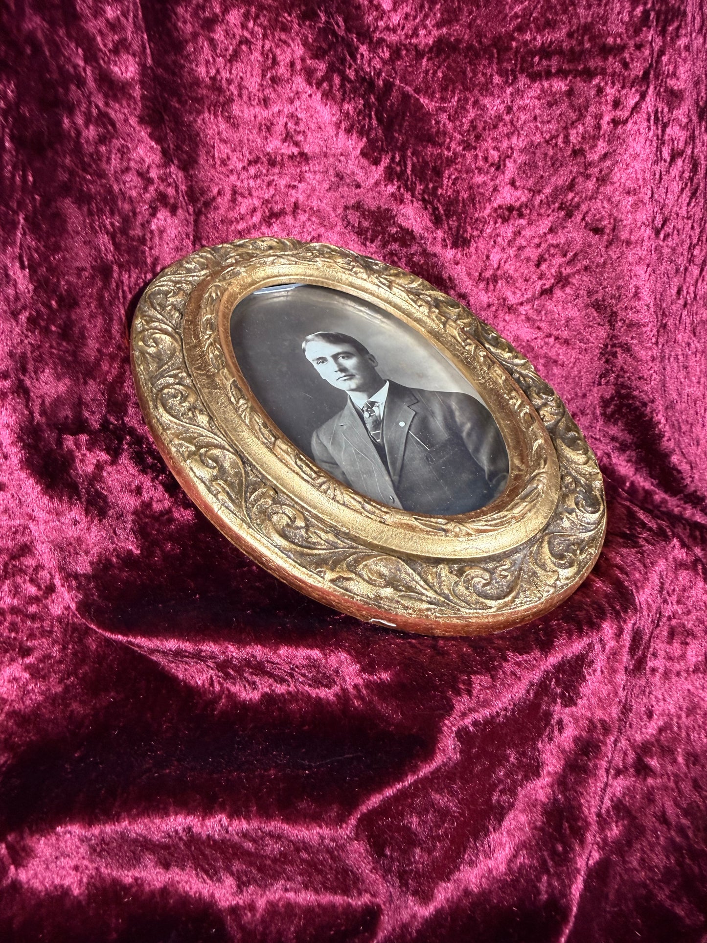 Antique Gilt Oval Portrait Frame – Black and White Haunted Photograph of A Gentleman