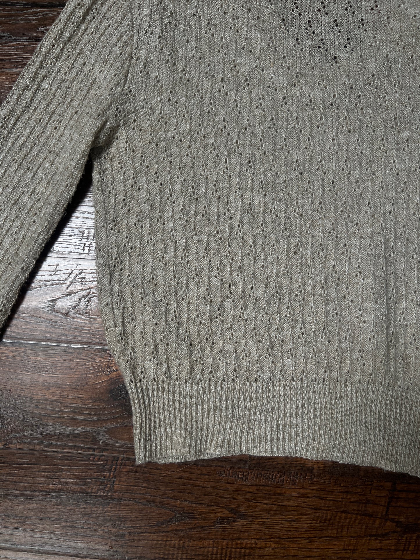 Vintage Penrose Lightweight Knit Sweater – Beige V-Neck Pullover – Medium