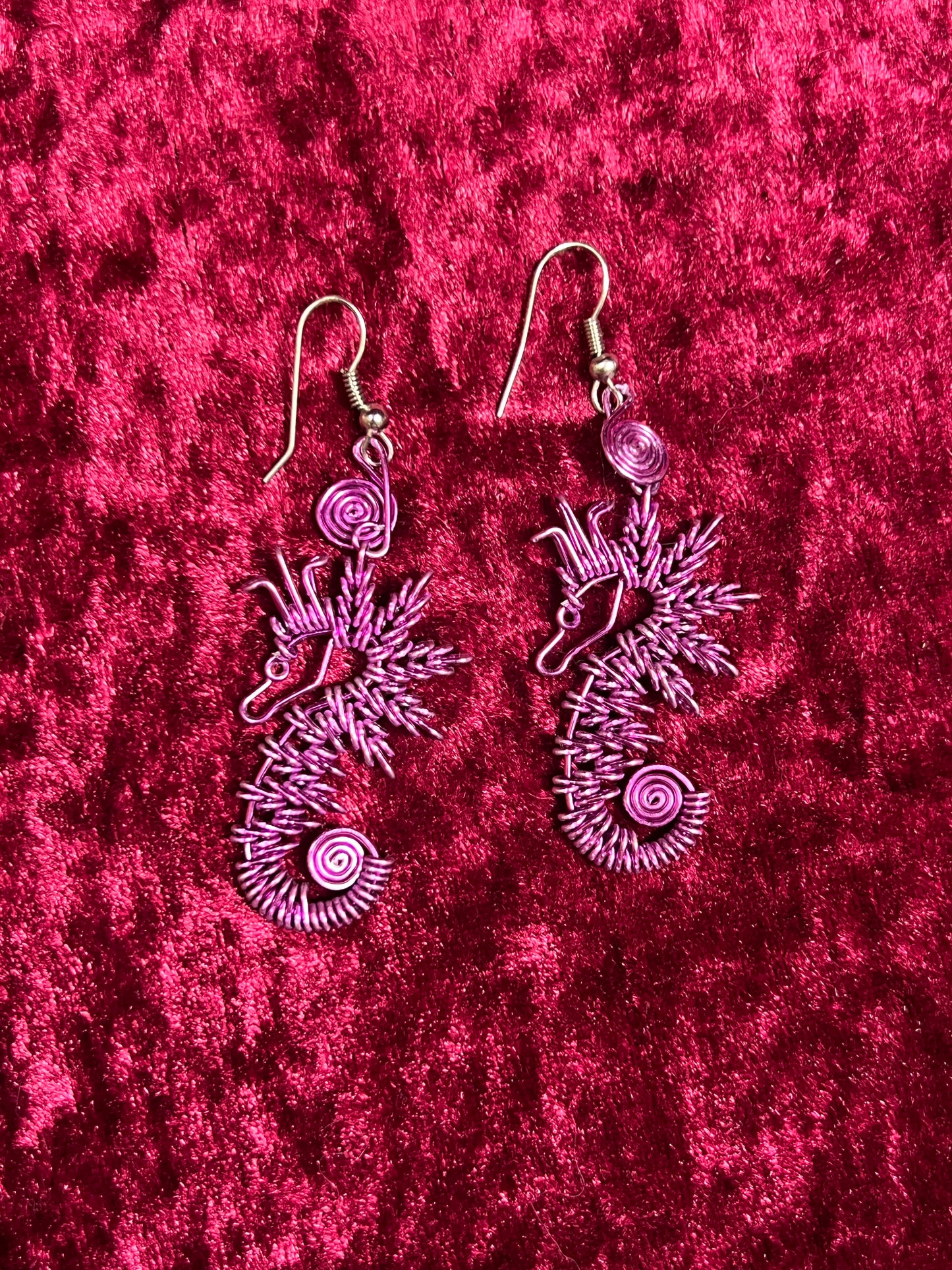 Vintage Jewelry - Drop Earrings - Purple Wire Seashorses