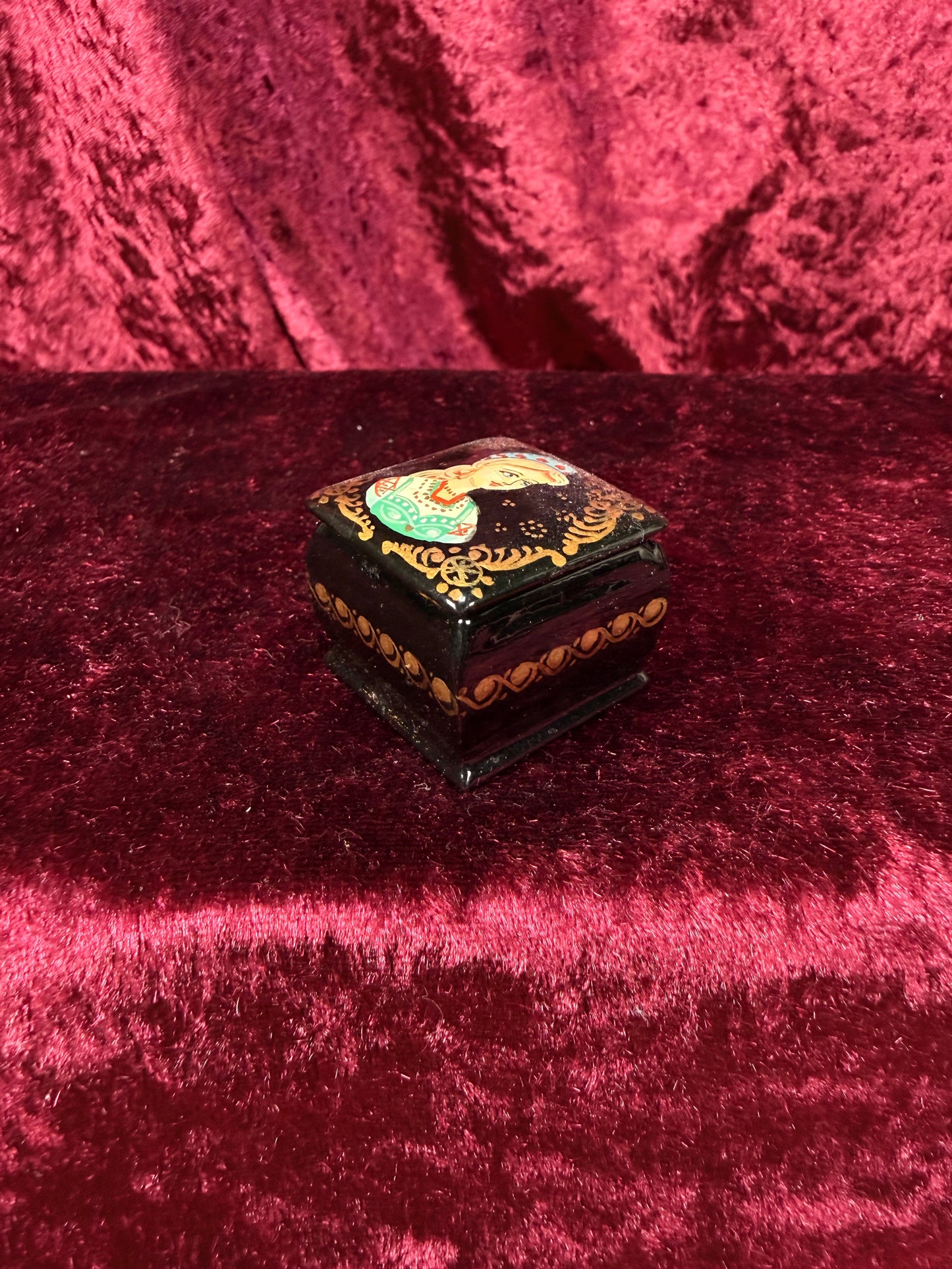 Vintage Miniature Lacquer Trinket Box – Portrait of a Young Woman - Alenushka Palekh Style
