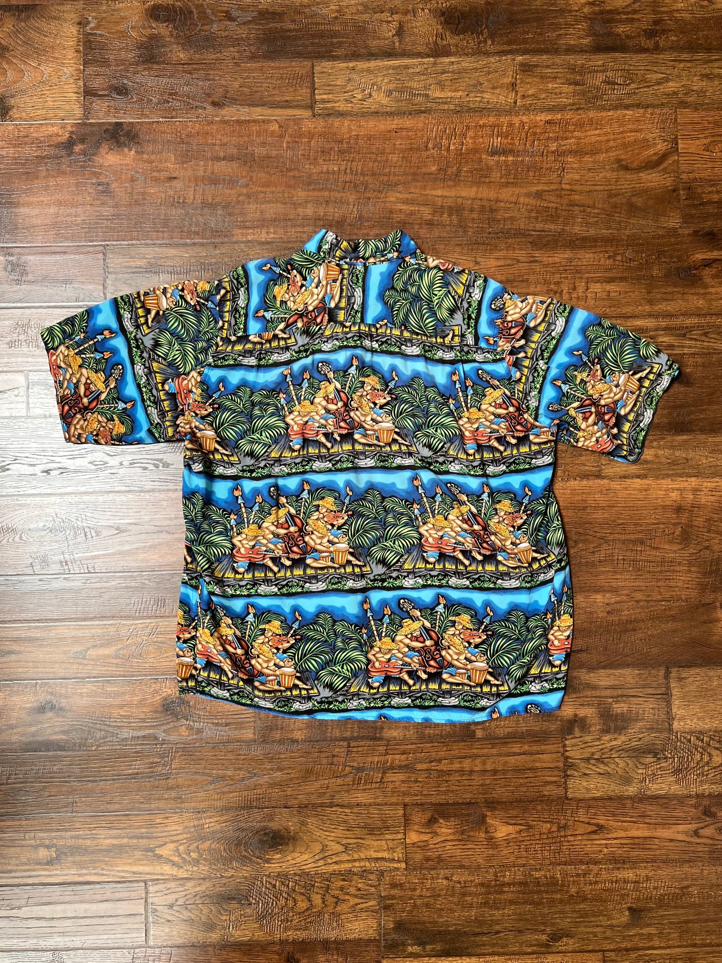 Vintage Clothing - Short Sleeve Button Up Hawaiian Shirt - Tropical Party Scene - Dietrich Varez - Reyn Spooner - Medium