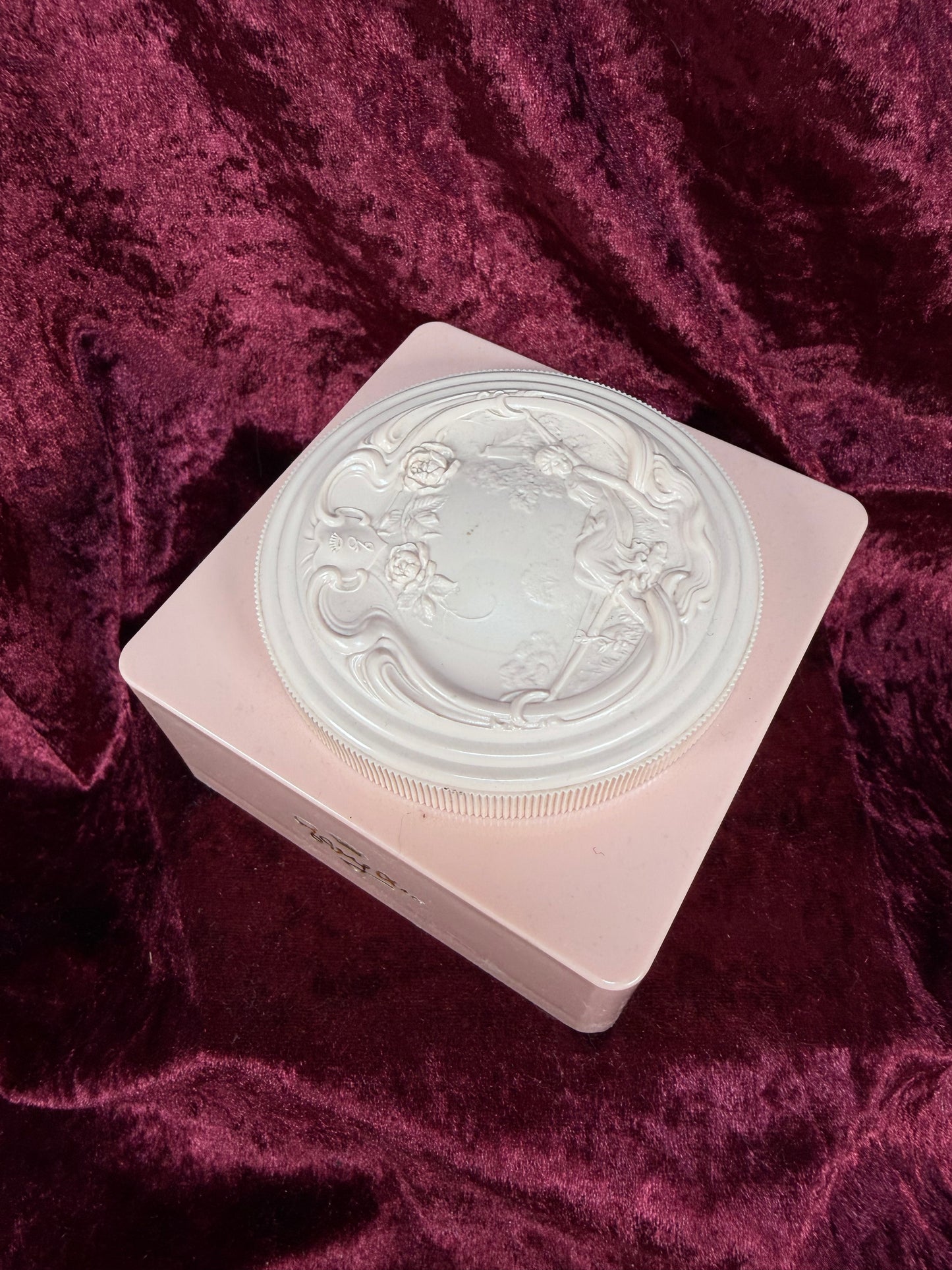 Vintage Vanity - Pink Plastic Powder Box – Art Nouveau Lady Reclining Lid - Evyan