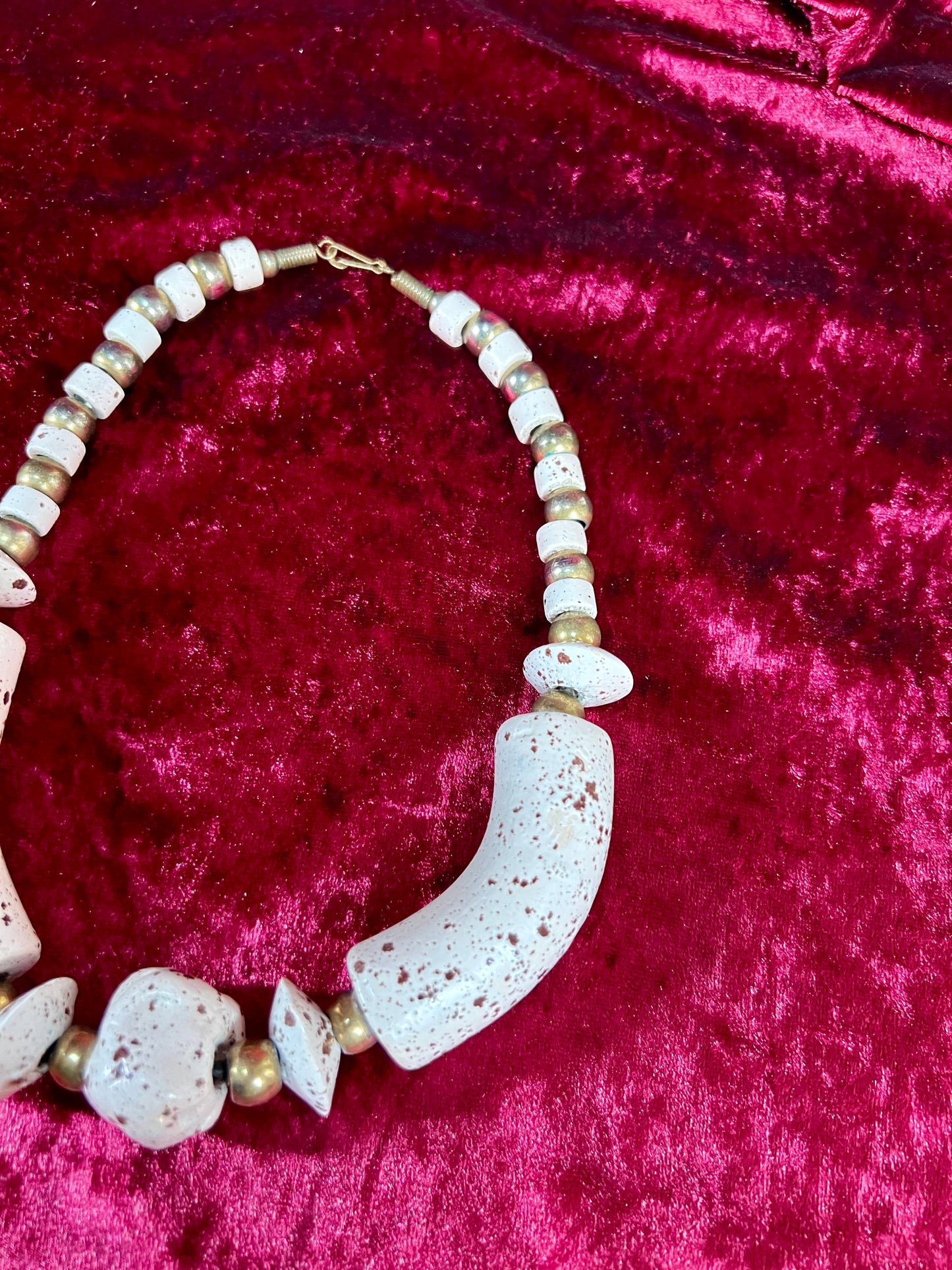 Vintage Jewelry - Chunky Costume Necklace - Faux Pebbled Rocks - 16"