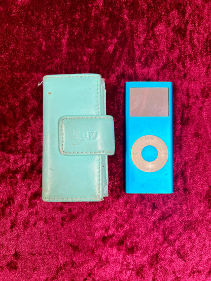 Vintage Electronics - iPod Nano with iLuv Case - Blue - Untested