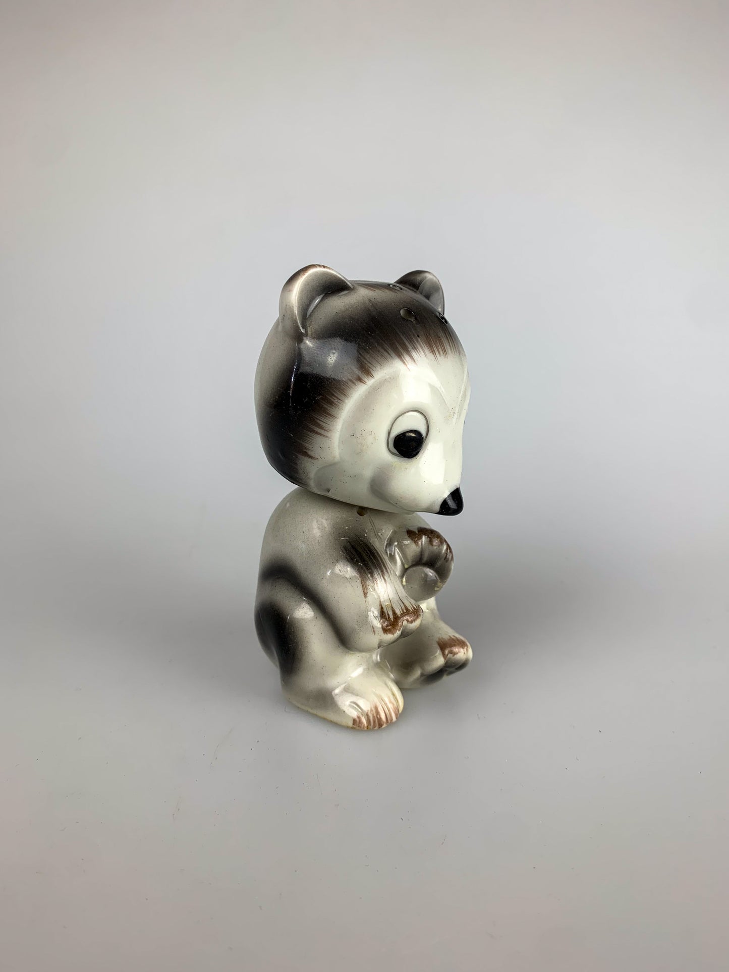 Vintage Anthropomorphic Bobble Head Bear Salt & Pepper Shaker Set