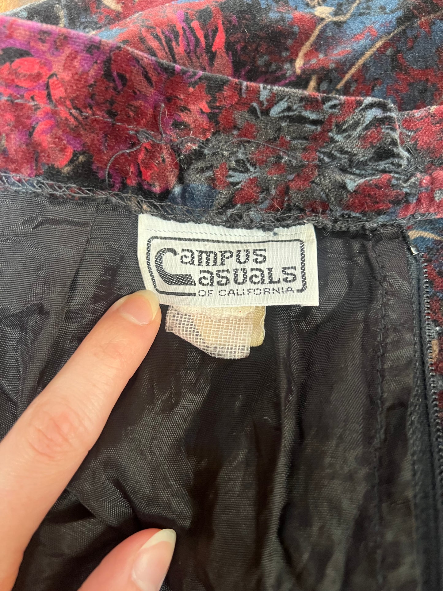 Vintage Clothing - A-Line Skirt - Dark Romantic Flowers - Large - Campus Casuals of California