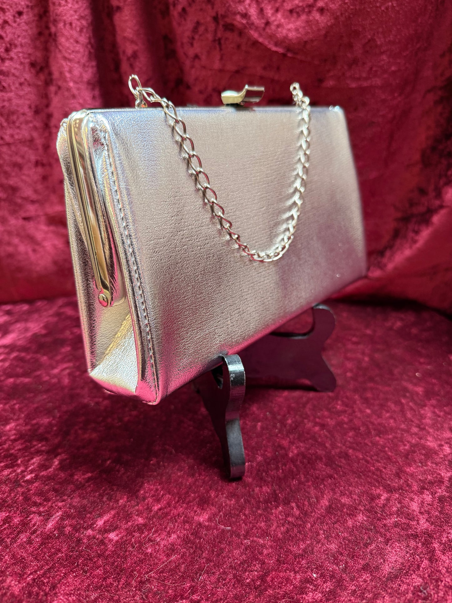 Vintage Accessories - Silver Metallic Clutch - Clasp Closure w/ Chain Strap - 1950s