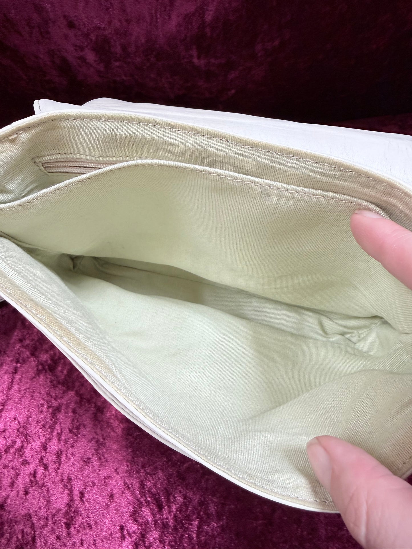 Vintage Y2K Leather Easy Spirit Crossbody Bag – Soft Ivory Organizer Style
