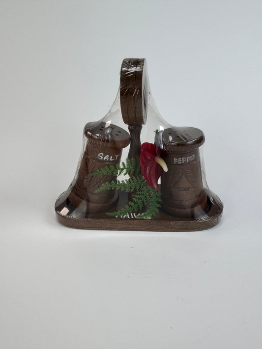 Vintage Souvenir - Hawaii Tiki Theme - Wood Salt and Pepper Shaker Set NOS