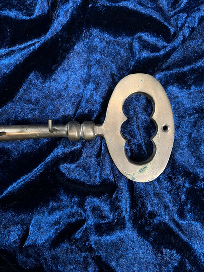 Vintage Brass Key Holder - Oversized Skeleton Key Five Hook Wall Rack