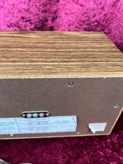 Vintage Electronics - AM / FM Tube Radio - GR-1085 Wood Grain - Heathkit - 1975